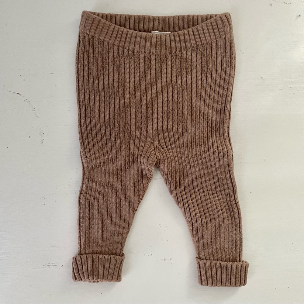 Hanna Andersson Ribbed Knit Leggings in Taupe